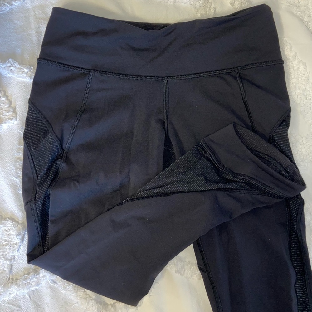Lululemon Low Rise Cropped Legging Mesh Side Panel